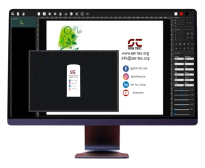 Monitor con software RIP grafico per stampa digitale, interfaccia attiva su progetto con contatti e social Ser.Tec